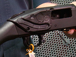 CrimsonTrace_MossbergLaserSaddle-S