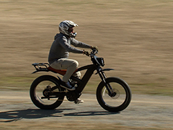 SUSA_4310_SHOT2024_030424. Quiet Kat Lynx E Bike 04